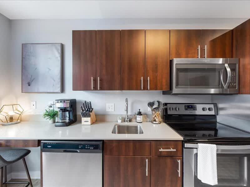 Cozysuites Boutique Sdo, Lawrenceville Apartment
