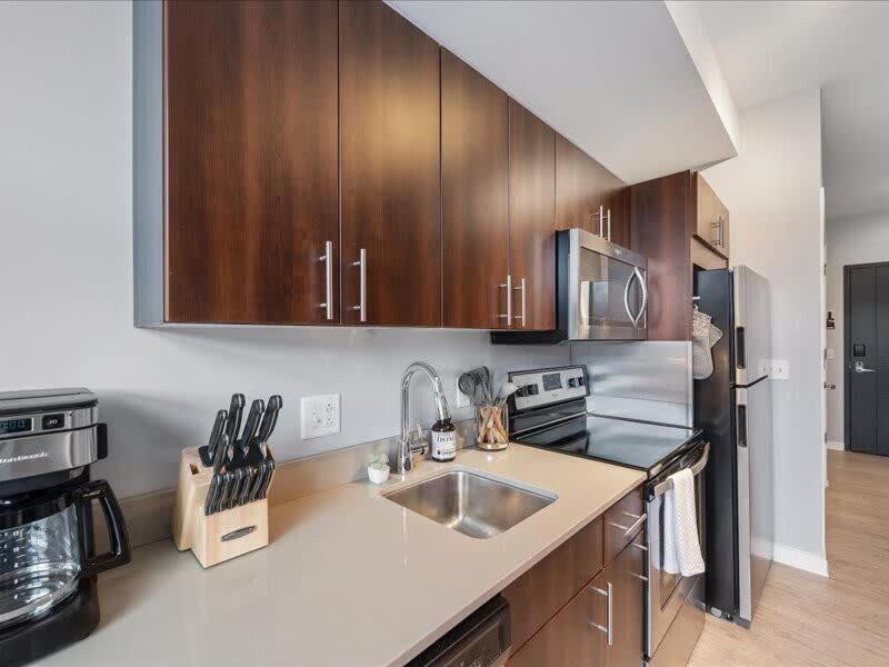 Cozysuites Boutique Sdo, Lawrenceville Apartment
